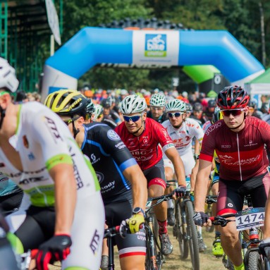 900 uczestników na starcie Bike Atelier MTB Maratonu w Psarach